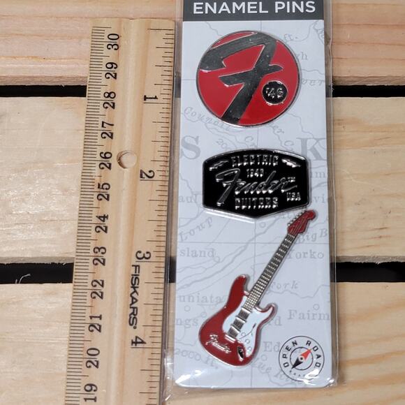 Set of 3 FENDER Enamel Pins NEW / SEALED - Picture 4 of 4